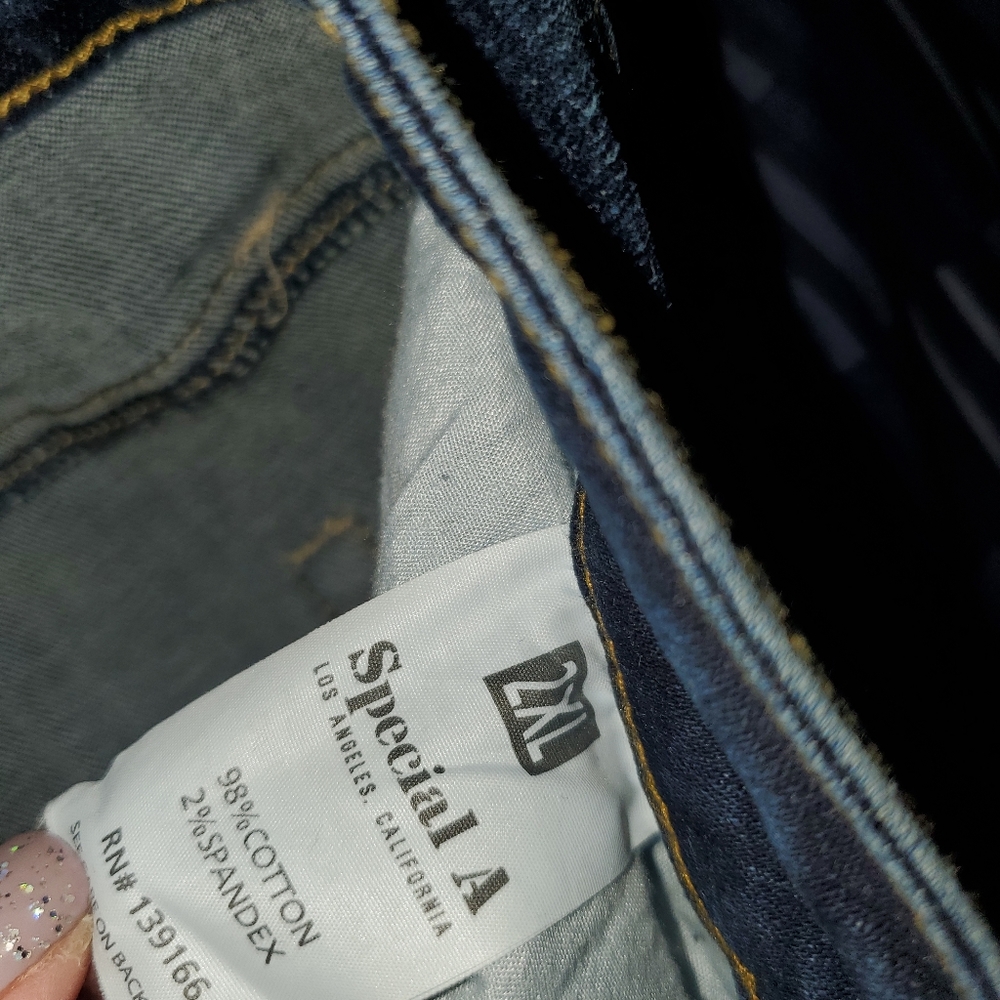 Jeans - Picture 2 of 4